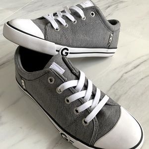 ✩ Guess - sneakers (women US 7) ✩
